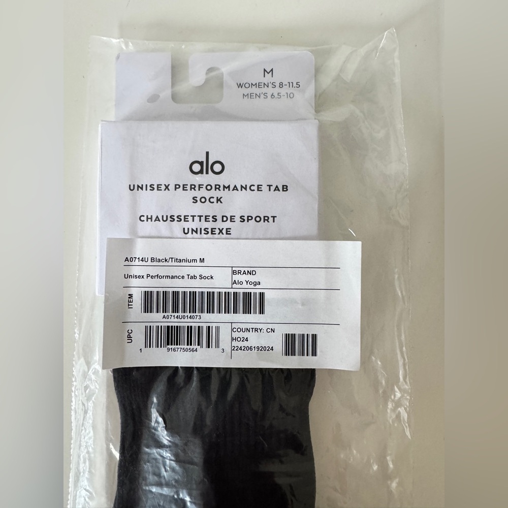 Authentic Alo Yoga Unisex Performance Tab Sock Black M sealed - Picture 3 of 4
